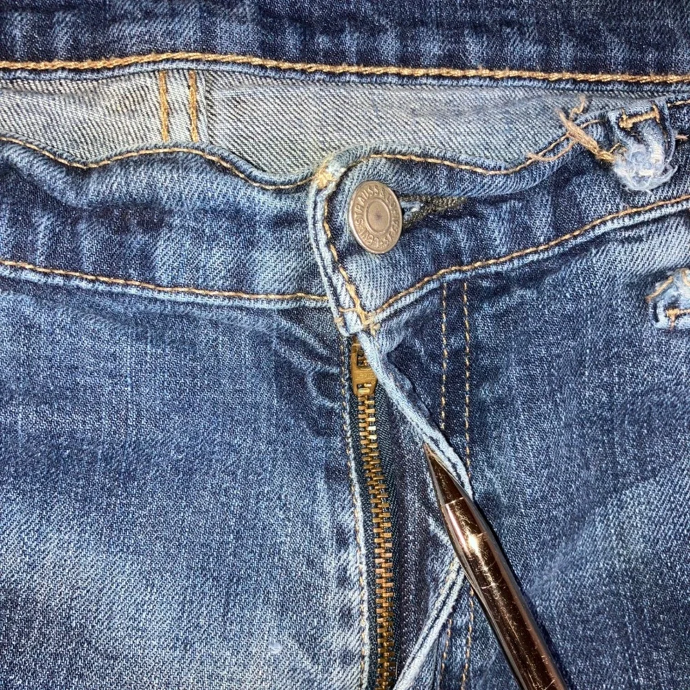 Levi 514 Straight Fit Jeans Mens 34x30 Blue Grunge Distressed Dark Wash Utility